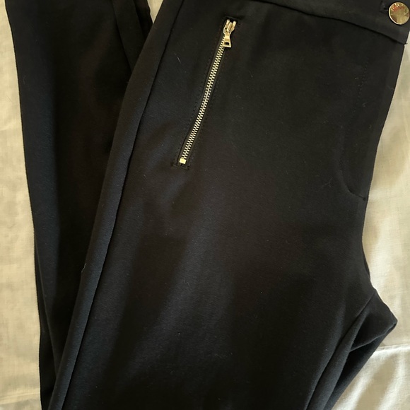Loft Ponte, Skinny, Ankle Length Pants
Good Condition - Picture 6 of 6